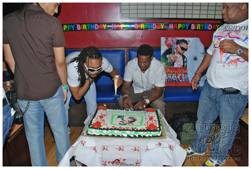 machel_bday_bash_mia_2007-032