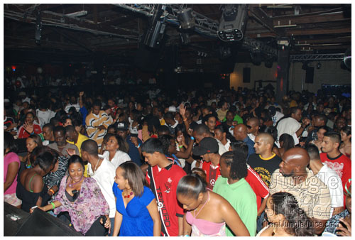 machel_bday_bash_mia_2007-079