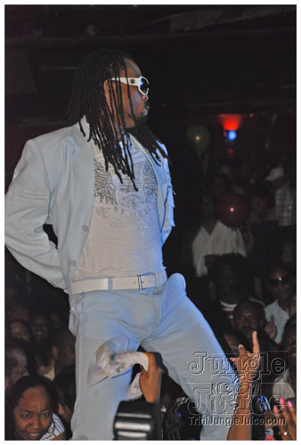 machel_bday_bash_mia_2007-090