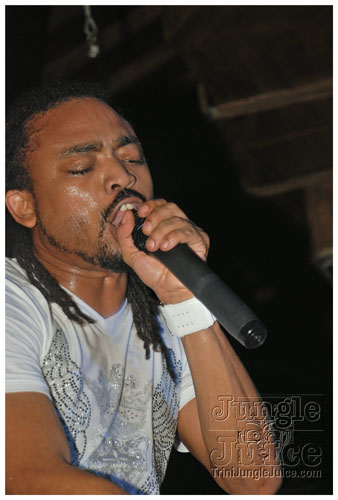 machel_bday_bash_mia_2007-098