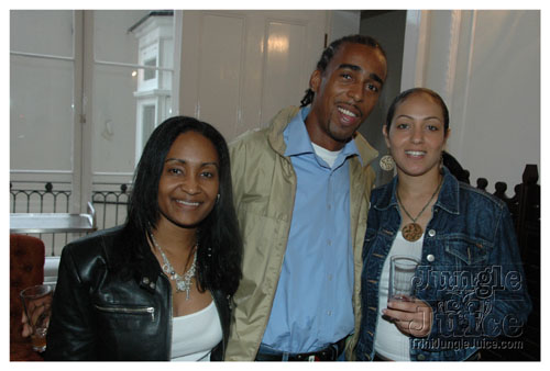 machelmontano_press_conf_uk-029