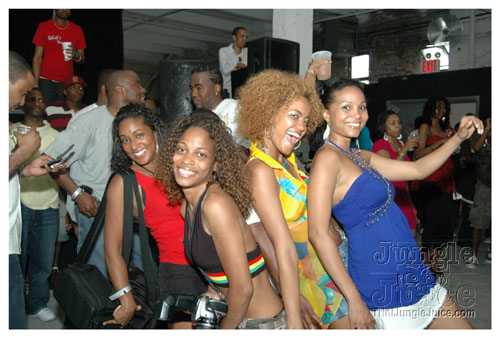 mawnin_neighbor_ny-073