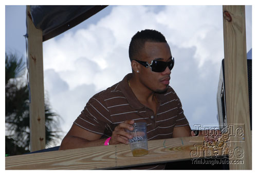 miami_carnival_2007_pt2-027