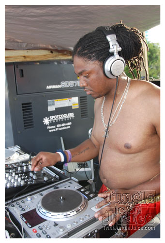 miami_carnival_2007_pt2-043