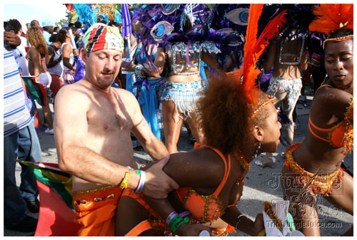 miami_carnival_2007_pt2-055