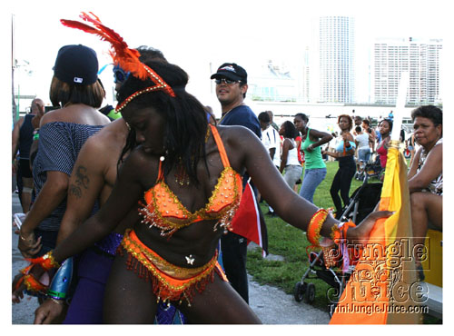miami_carnival_2007_pt2-075