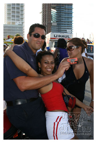 miami_carnival_2007_pt2-086