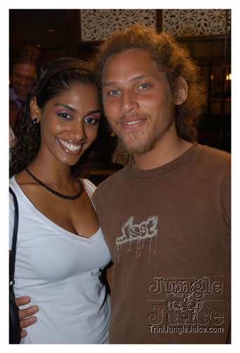 nylon_pool_unplugged-02