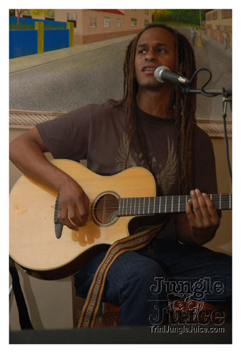 nylon_pool_unplugged-10