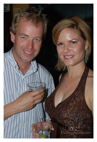 nylon_pool_unplugged-18