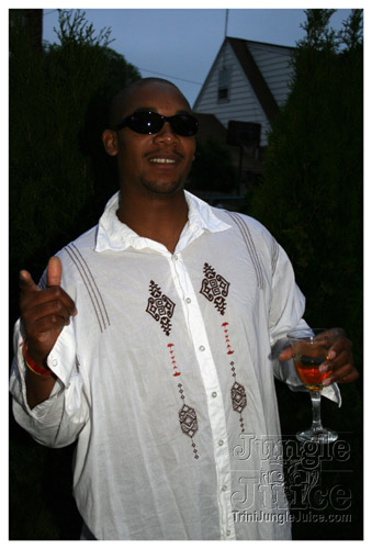 sg2007_release_sw_poolparty-019