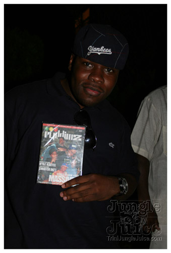 sg2007_release_sw_poolparty-033