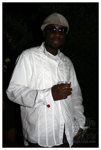 sg2007_release_sw_poolparty-078