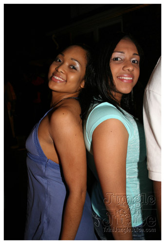 sg2007_release_sw_poolparty-085