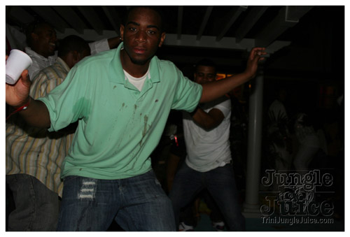 sg2007_release_sw_poolparty-097