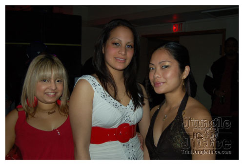 soca_under_d_mistletoe-002