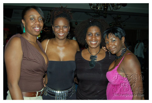 soca_under_d_mistletoe-025