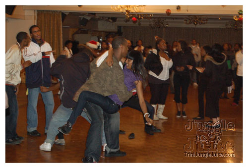 soca_under_d_mistletoe-054