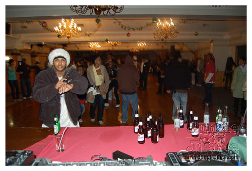 soca_under_d_mistletoe-056