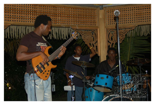 stlucia_food_rum_2007_fri-051