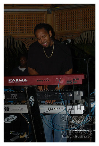 stlucia_food_rum_2007_fri-053