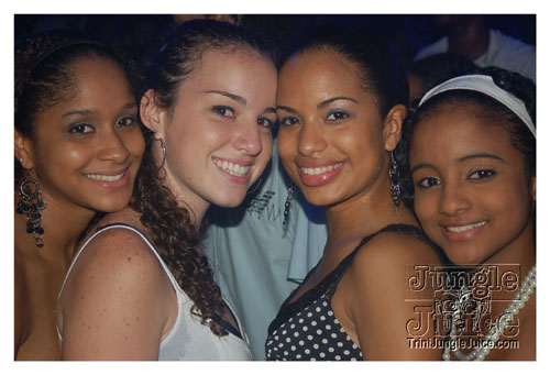 synergytv_supermodel_2007-021