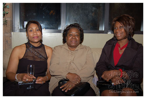 trini_revellers_fete_2k7-08