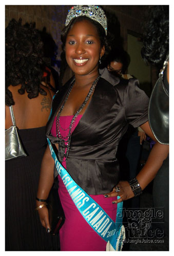 trini_revellers_fete_2k7-12