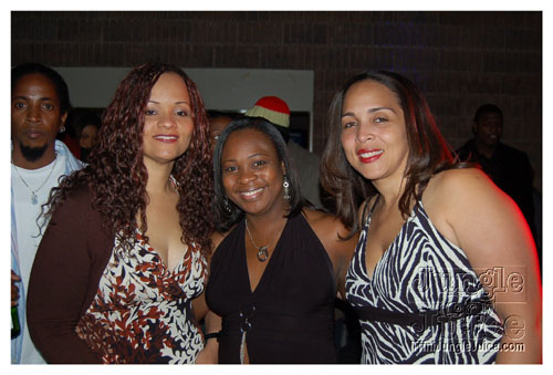 trini_revellers_fete_2k7-50