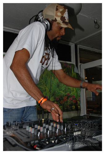 trini_luau_all_incl_2007-019