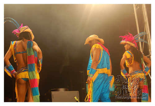 trini_revellers_2k8_launch-077