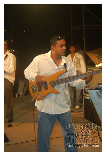trini_revellers_2k8_launch-235