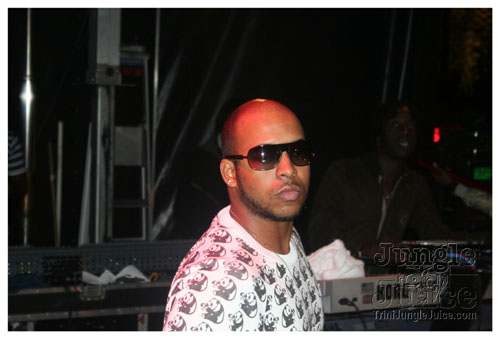 tune_in_2007_machelmontano-003