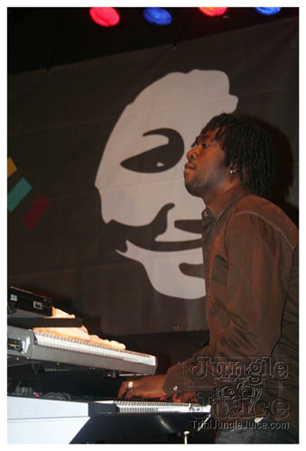 tune_in_2007_machelmontano-010