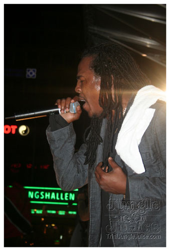 tune_in_2007_machelmontano-020