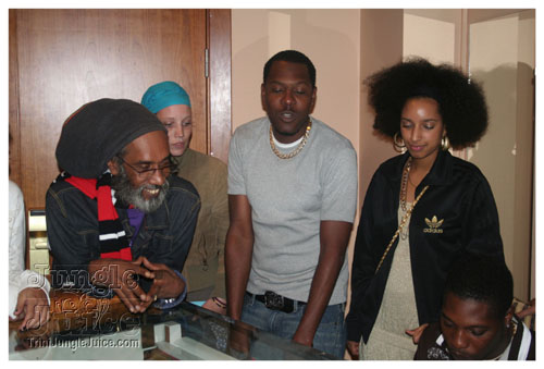 tune_in_2007_machelmontano-036