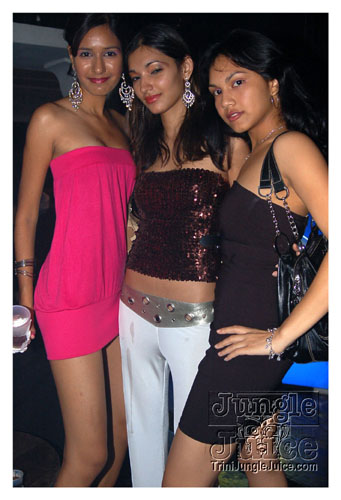 under_the_mistletoe_2007-004