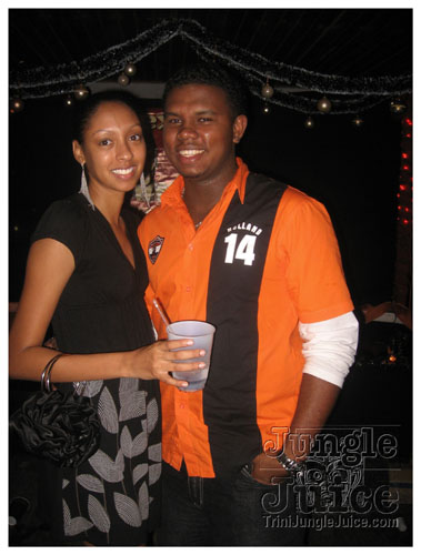 under_the_mistletoe_2007-013