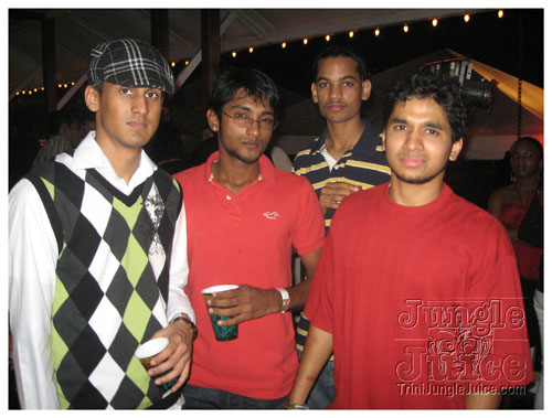 under_the_mistletoe_2007-031