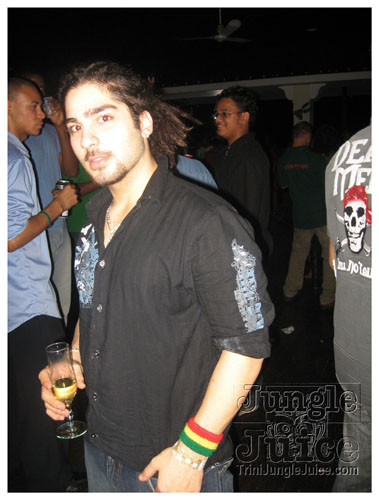 under_the_mistletoe_2007-039