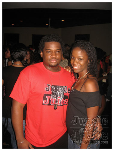 under_the_mistletoe_2007-044