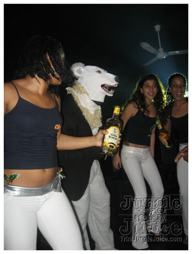 under_the_mistletoe_2007-049