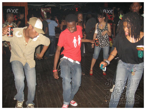 under_the_mistletoe_2007-052