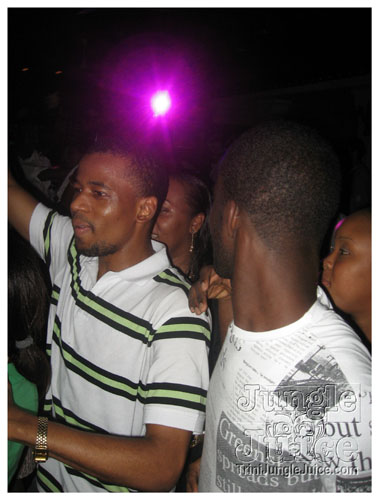 under_the_mistletoe_2007-062