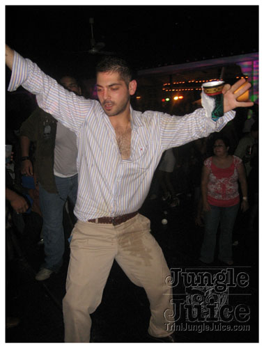 under_the_mistletoe_2007-066