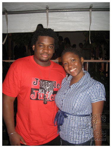 under_the_mistletoe_2007-076