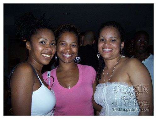 weakness_for_sweetness-045