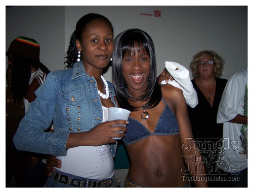 weakness_for_sweetness-048