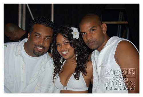 white_out_side_pt2-000