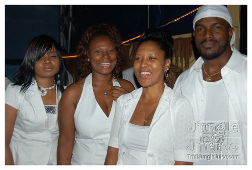 white_out_side_pt2-013